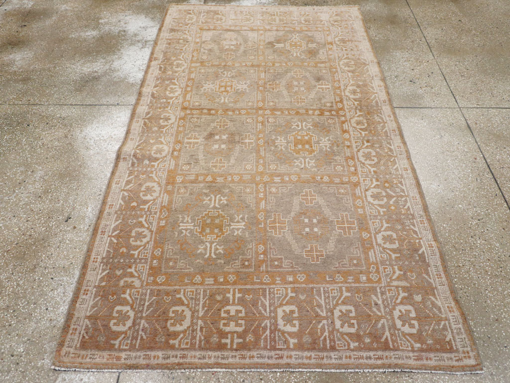 Vintage East Turkestan Khotan Rug, No.16897 - Gsblank