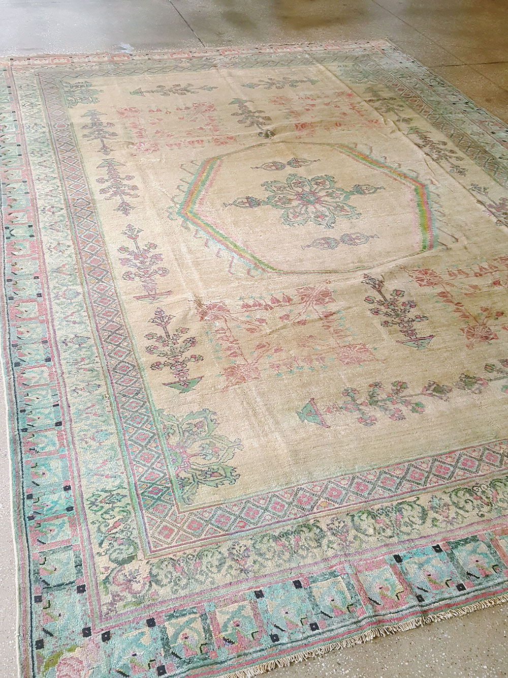 Antique Indian Agra Carpet, No.17052 - Gsblank