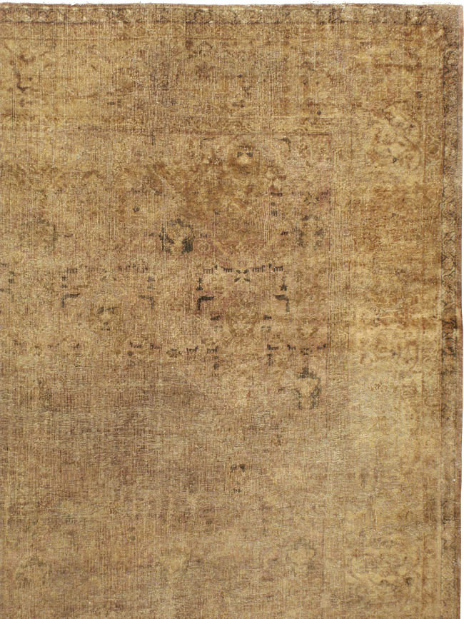 Antique Persian Mahal Distressed Carpet, No.17072 - Gsblank