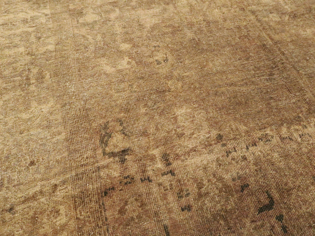 Antique Persian Mahal Distressed Carpet, No.17072 - Gsblank