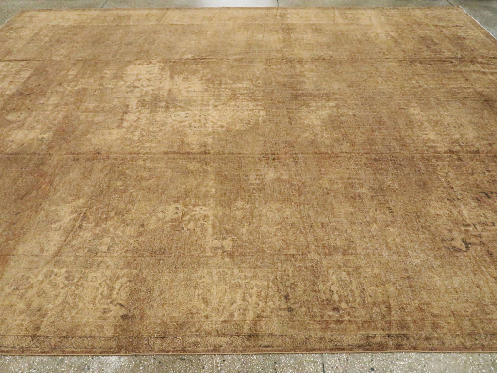 Antique Persian Mahal Distressed Carpet, No.17072 - Gsblank