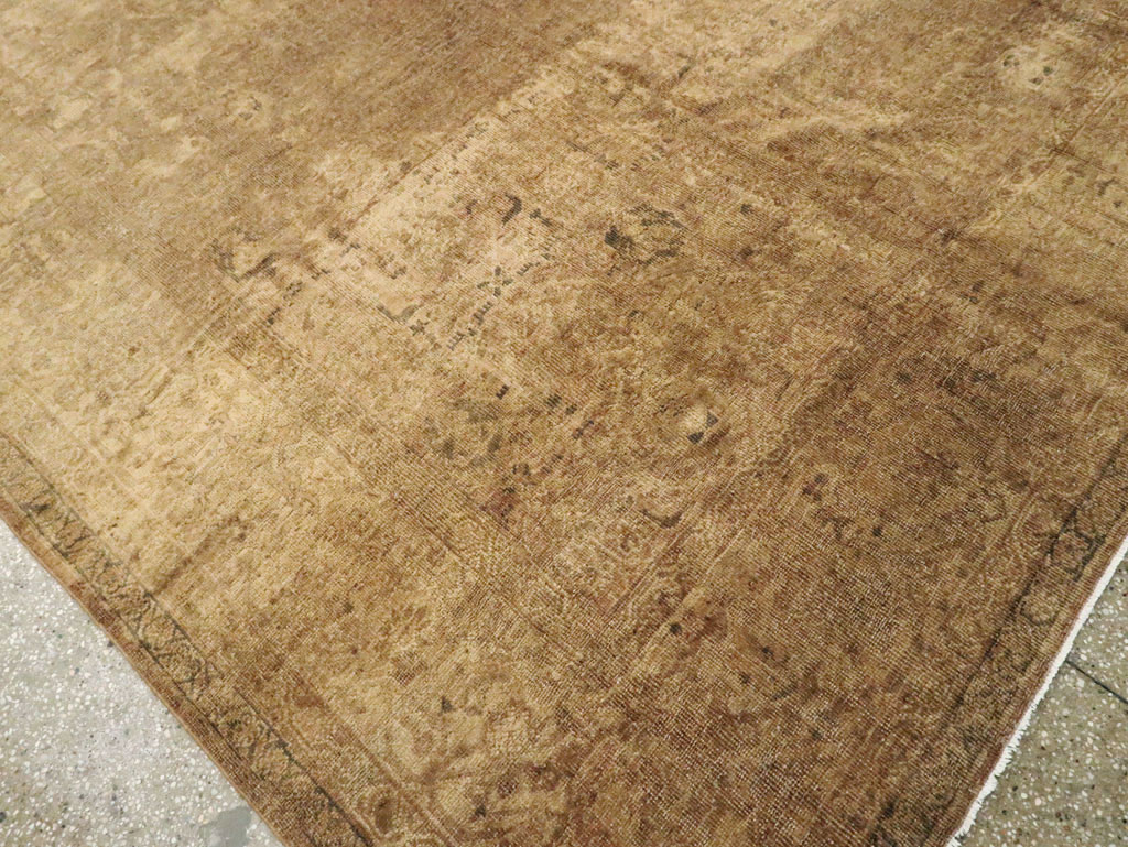 Antique Persian Mahal Distressed Carpet, No.17072 - Gsblank