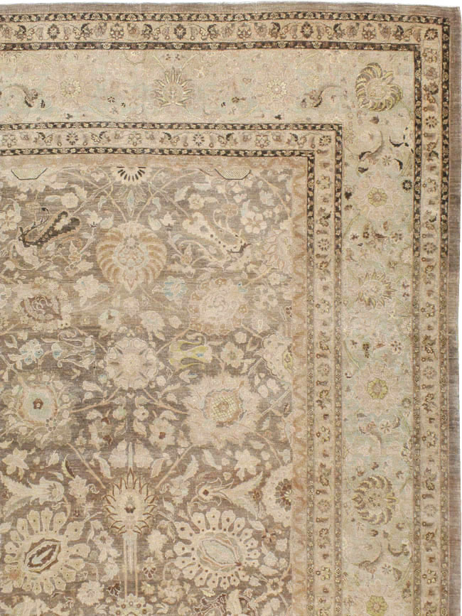 Antique Persian Tabriz Carpet, No.17155 - Gsblank