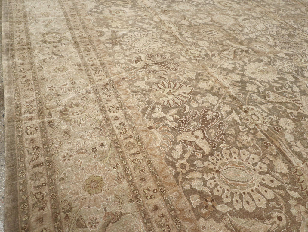 Antique Persian Tabriz Carpet, No.17155 - Gsblank