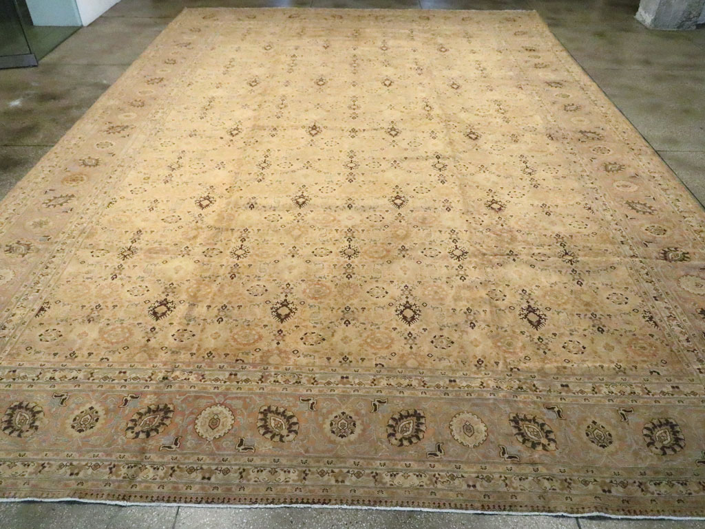 Antique Persian Tabriz Carpet, No.17178 - Gsblank