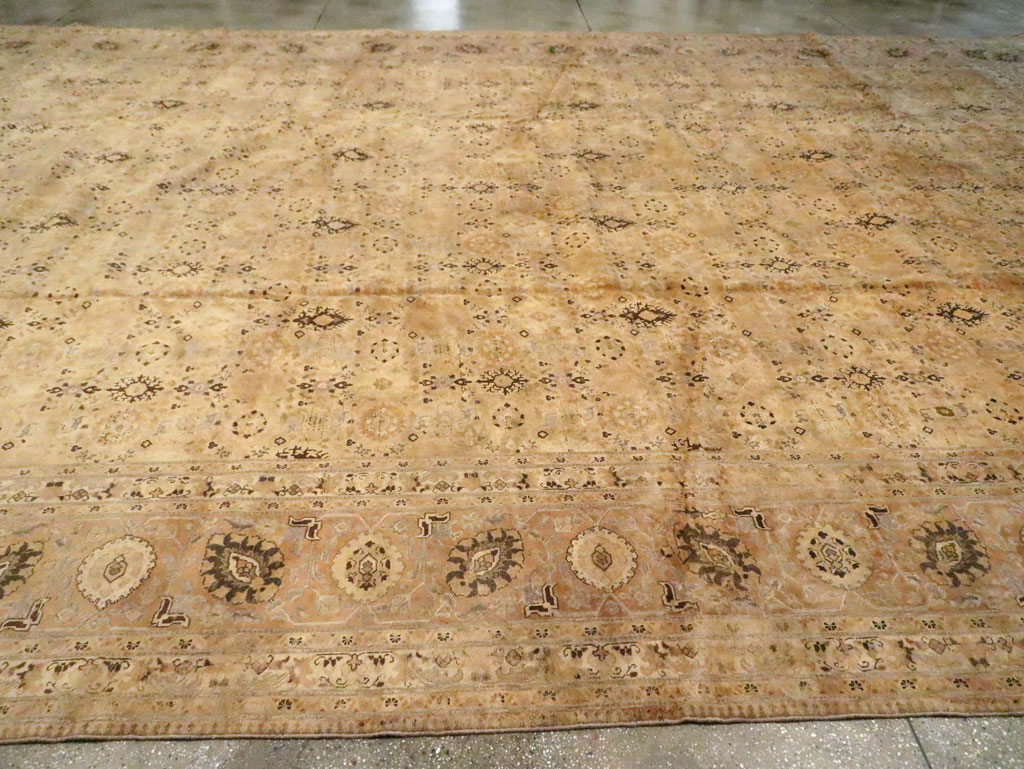 Antique Persian Tabriz Carpet, No.17178 - Gsblank