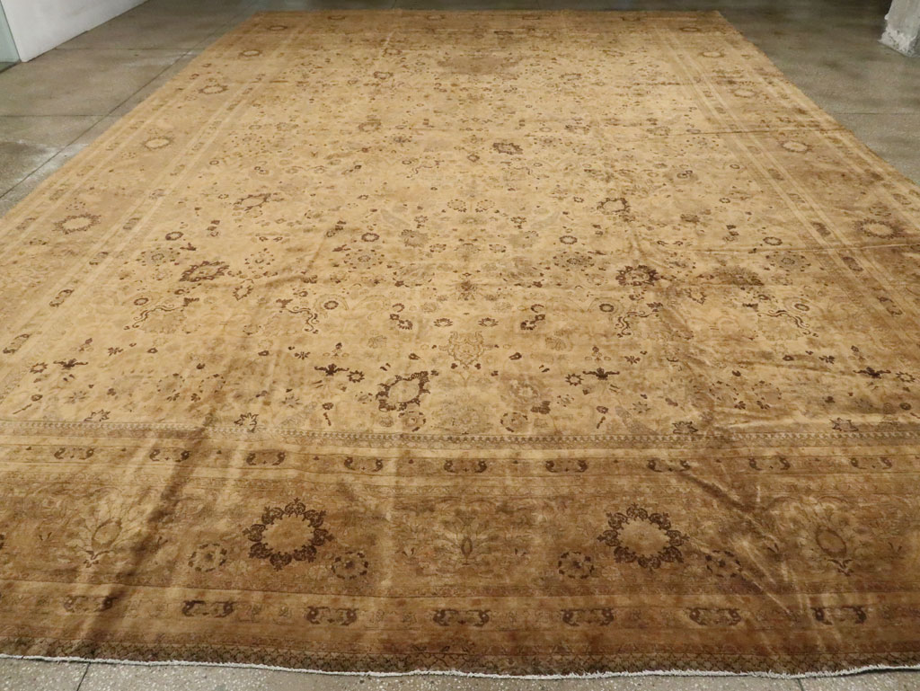 Antique Persian Tabriz Carpet, No.17179 - Gsblank