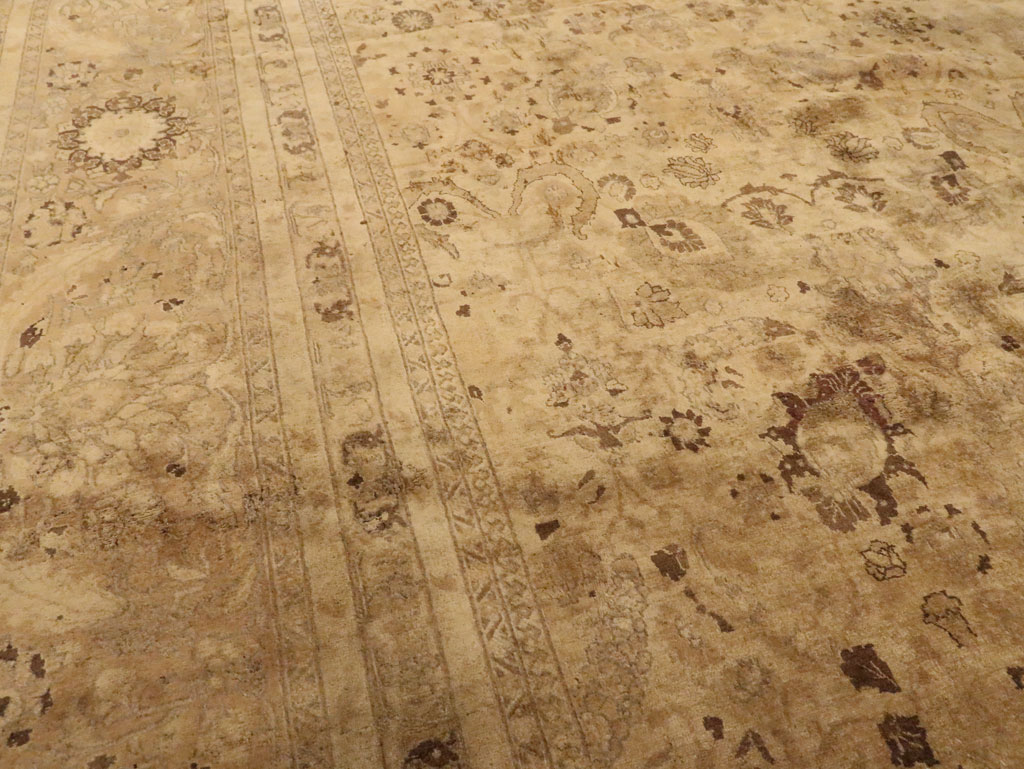 Antique Persian Tabriz Carpet, No.17179 - Gsblank