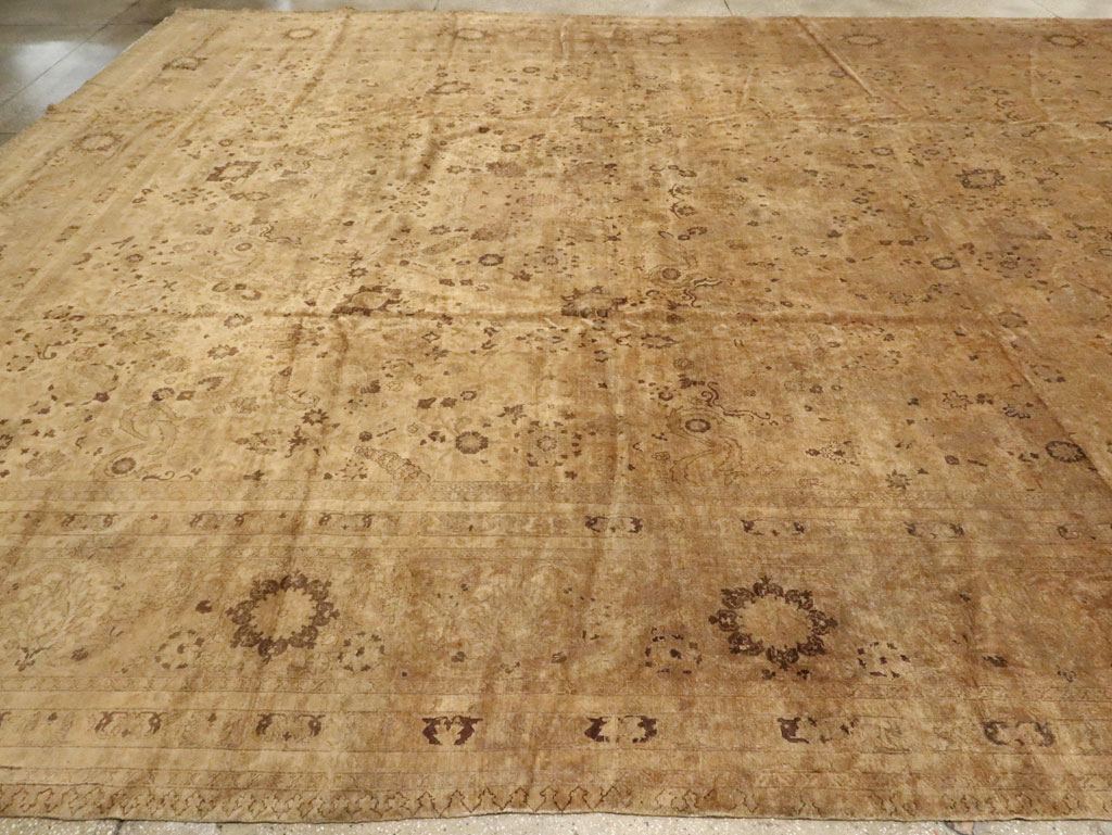 Antique Persian Tabriz Carpet, No.17179 - Gsblank
