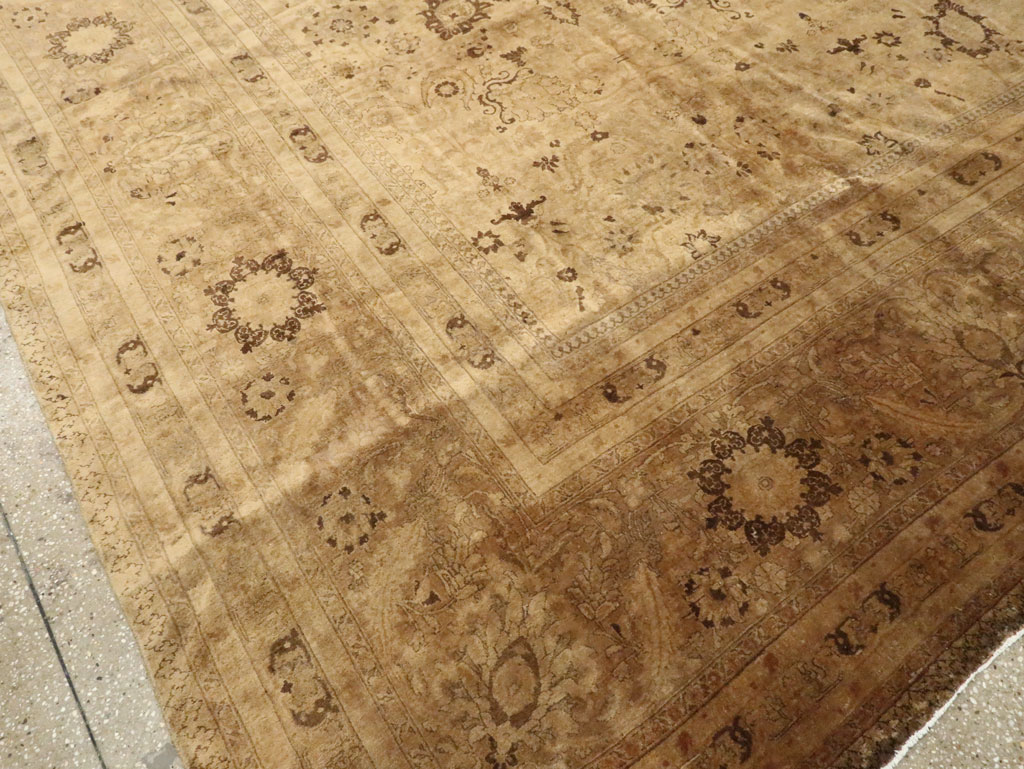 Antique Persian Tabriz Carpet, No.17179 - Gsblank