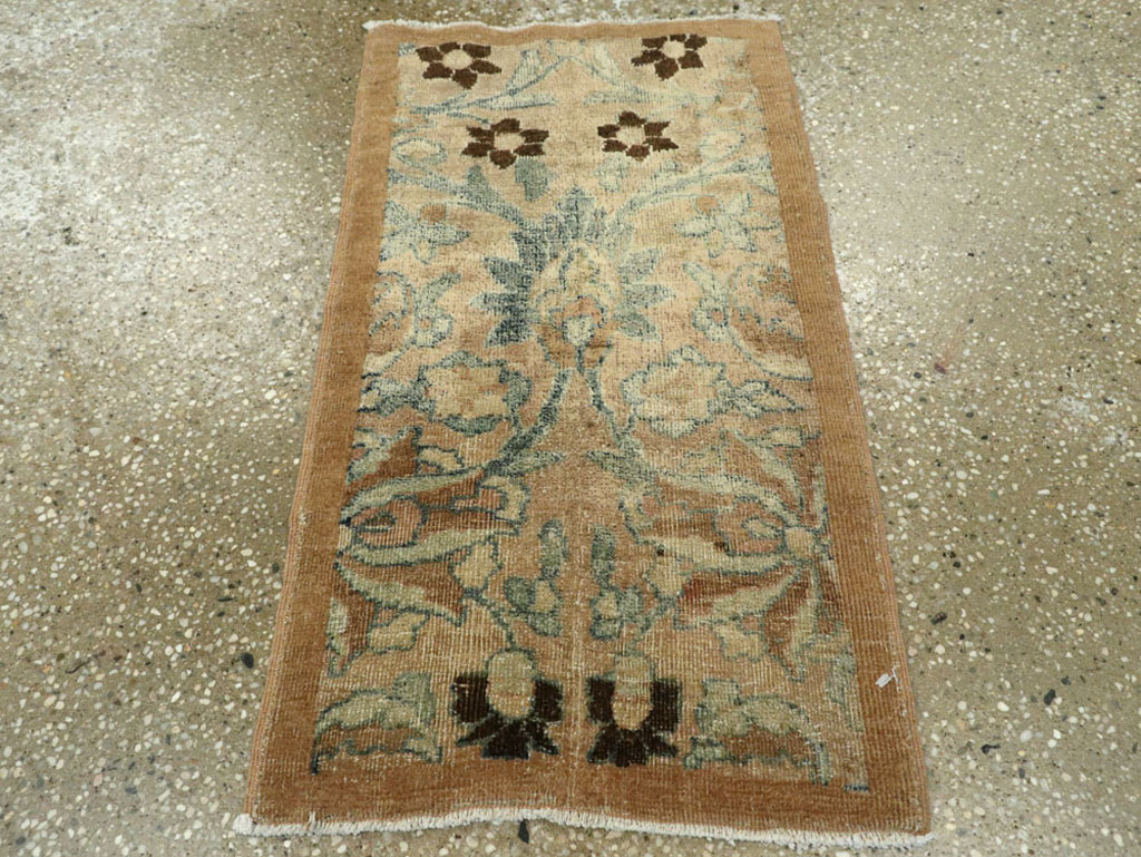 Antique Persian Mashad Rug, No.17209 - Gsblank