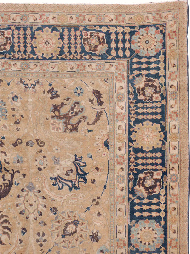 Antique Persian Tabriz Carpet, No.17211 - Gsblank