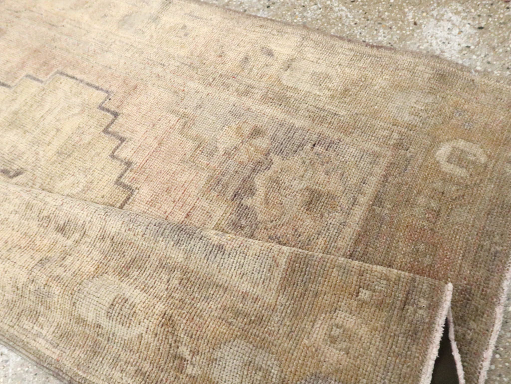 Vintage Turkish Oushak Rug, No.17403 - Gsblank