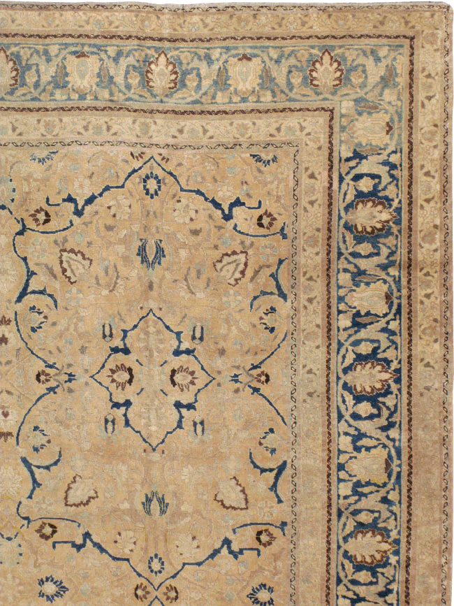 Antique Persian Tabriz Carpet, No.17479 - Gsblank