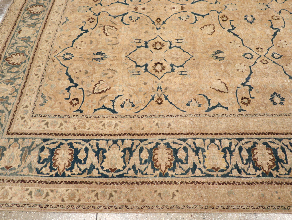 Antique Persian Tabriz Carpet, No.17479 - Gsblank