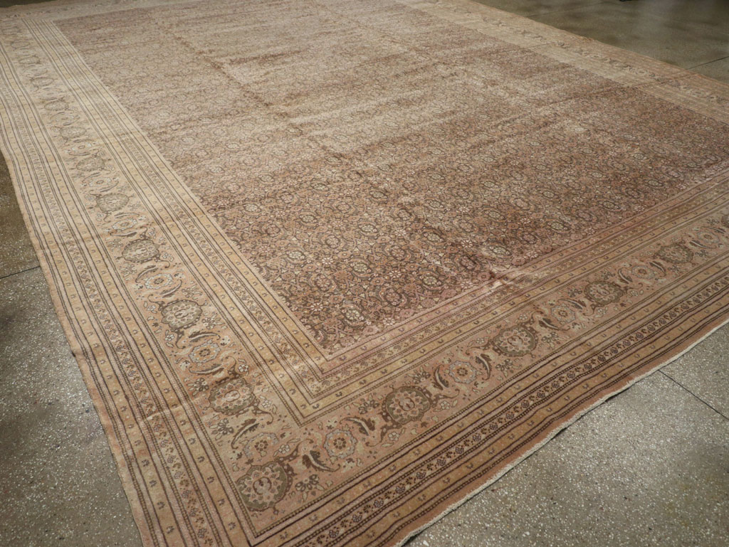 Antique Persian Tabriz Carpet, No.17524 - Gsblank