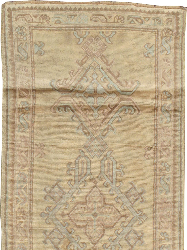 Antique Turkish Oushak Runner, No.17555 - Gsblank
