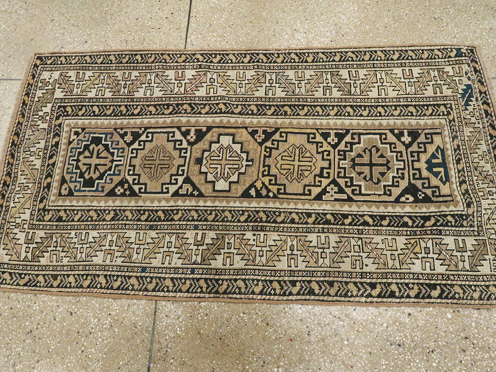Antique Caucasian Shirvan Rug, No.17560 - Gsblank