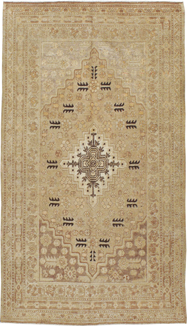 Vintage East Turkestan Khotan Rug, No.17659 - Gsblank