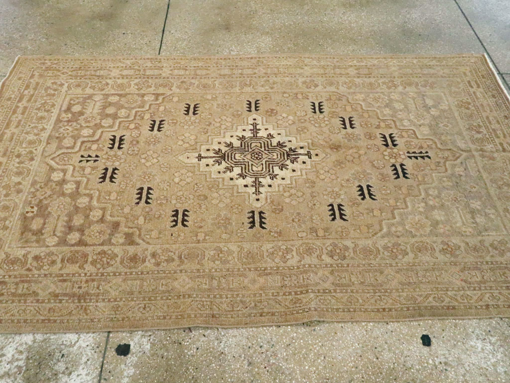 Vintage East Turkestan Khotan Rug, No.17659 - Gsblank