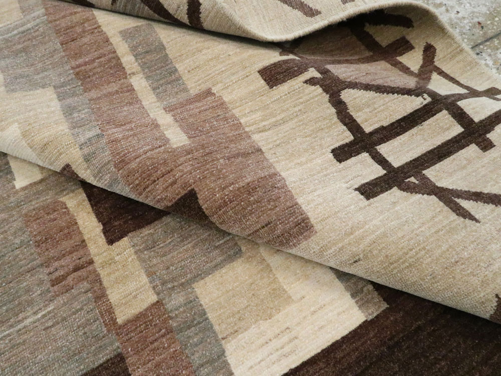 Modernist Persian Tabriz Carpet, No.17696 - Gsblank