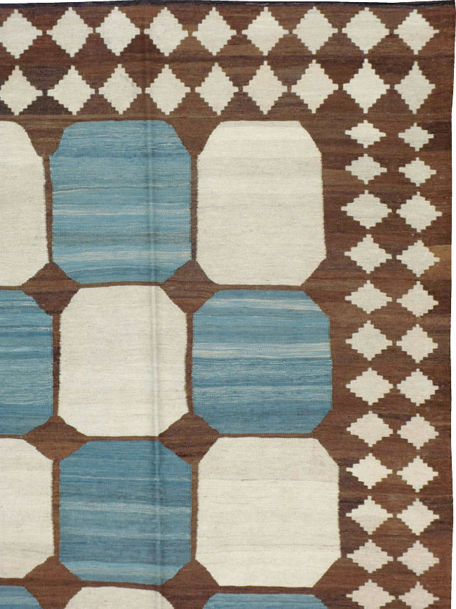 Modern Persian Kilim Room Size Rug, No.17825 - Gsblank