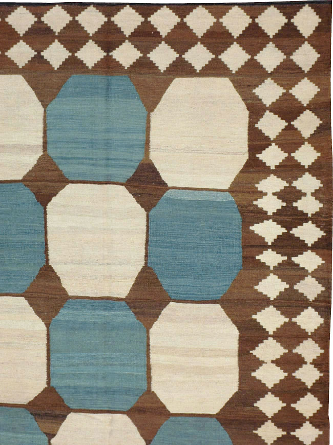 Modern Persian Kilim Room Size Rug, No.17825 - Gsblank