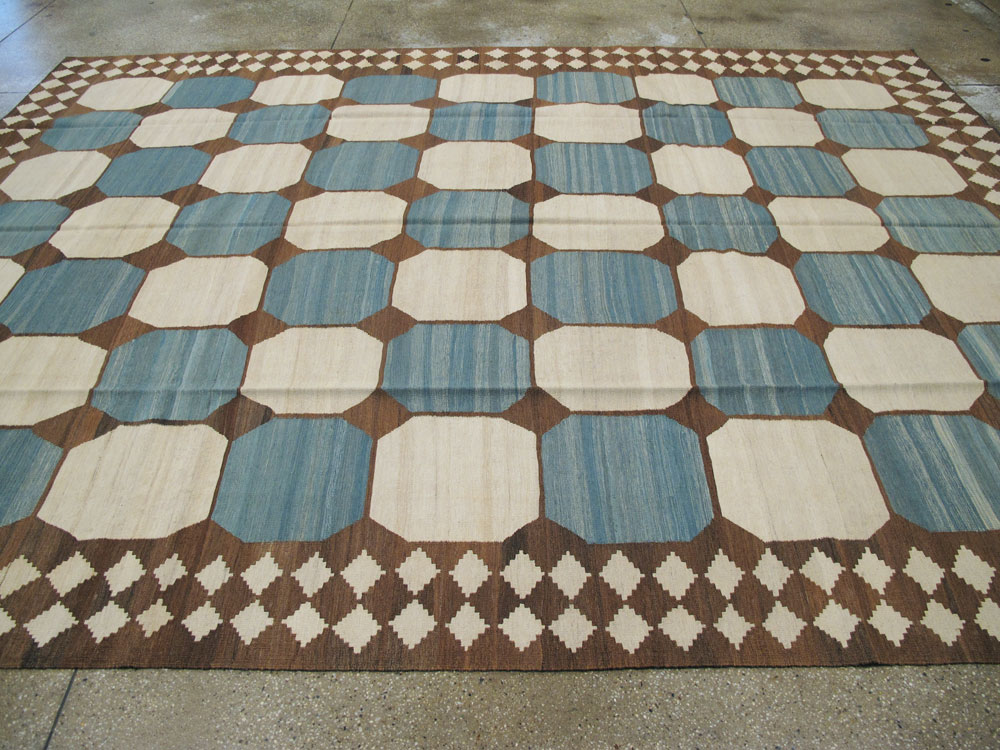 Modern Persian Kilim Room Size Rug, No.17825 - Gsblank