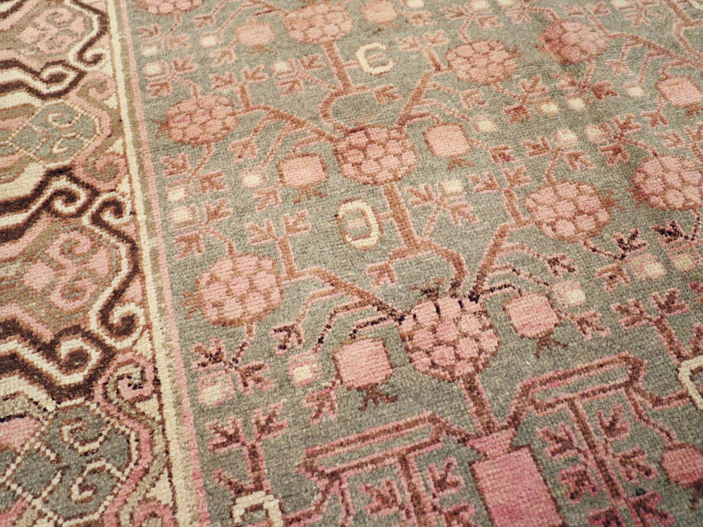 Vintage East Turkestan Khotan Carpet, No.17842 - Gsblank