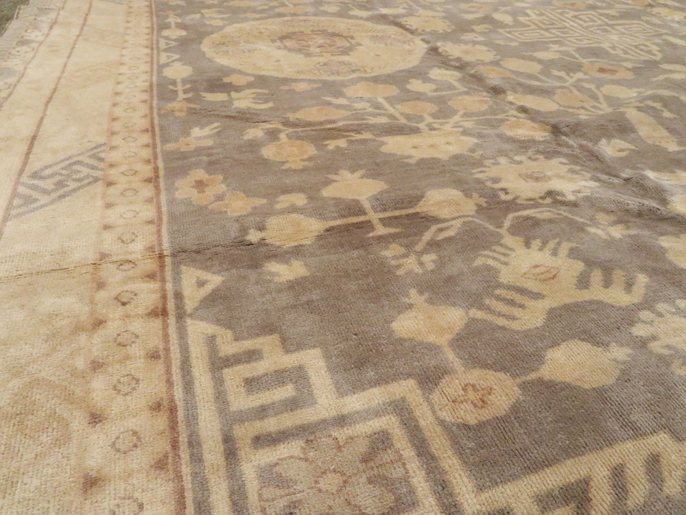 Vintage East Turkestan Khotan Carpet, No.17859 - Gsblank
