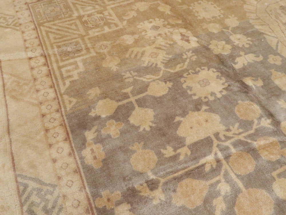 Vintage East Turkestan Khotan Carpet, No.17859 - Gsblank
