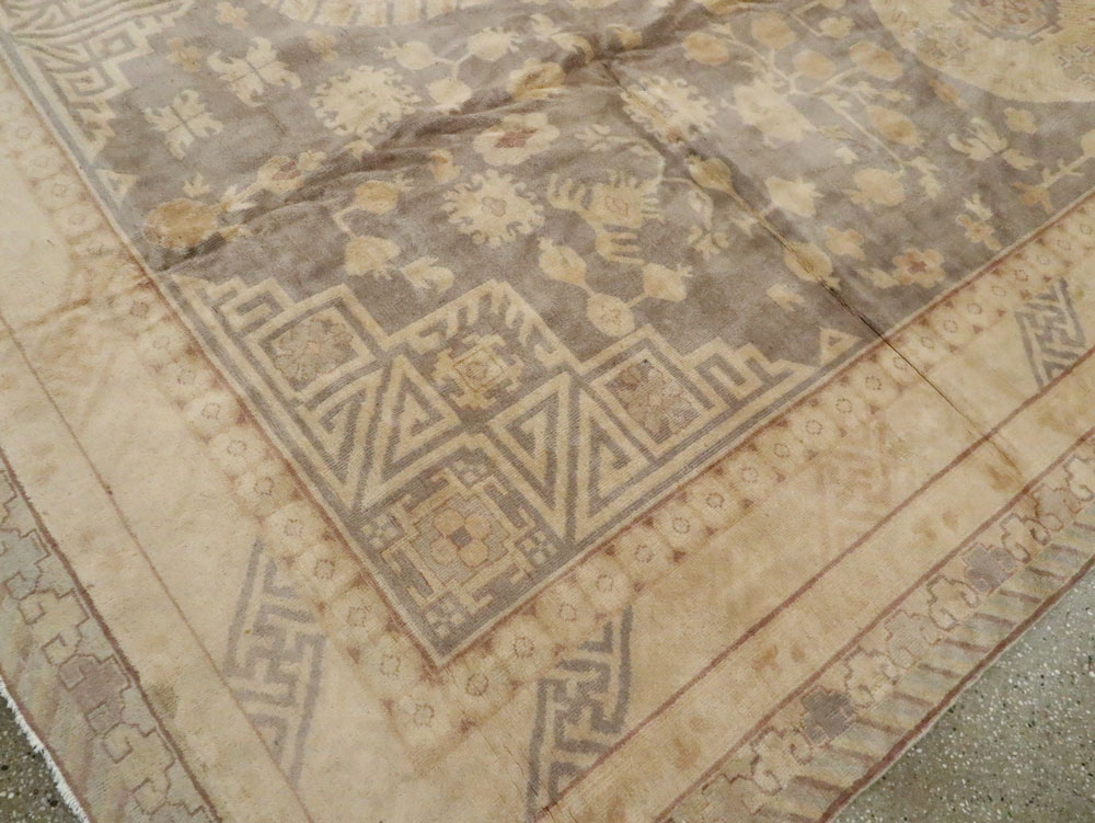 Vintage East Turkestan Khotan Carpet, No.17859 - Gsblank