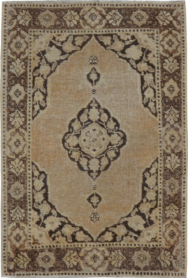 Antique Persian Tabriz Rug, No.17934 - Gsblank