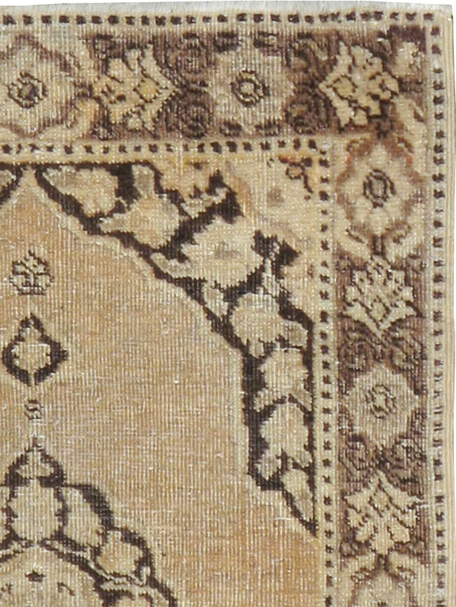 Antique Persian Tabriz Rug, No.17934 - Gsblank