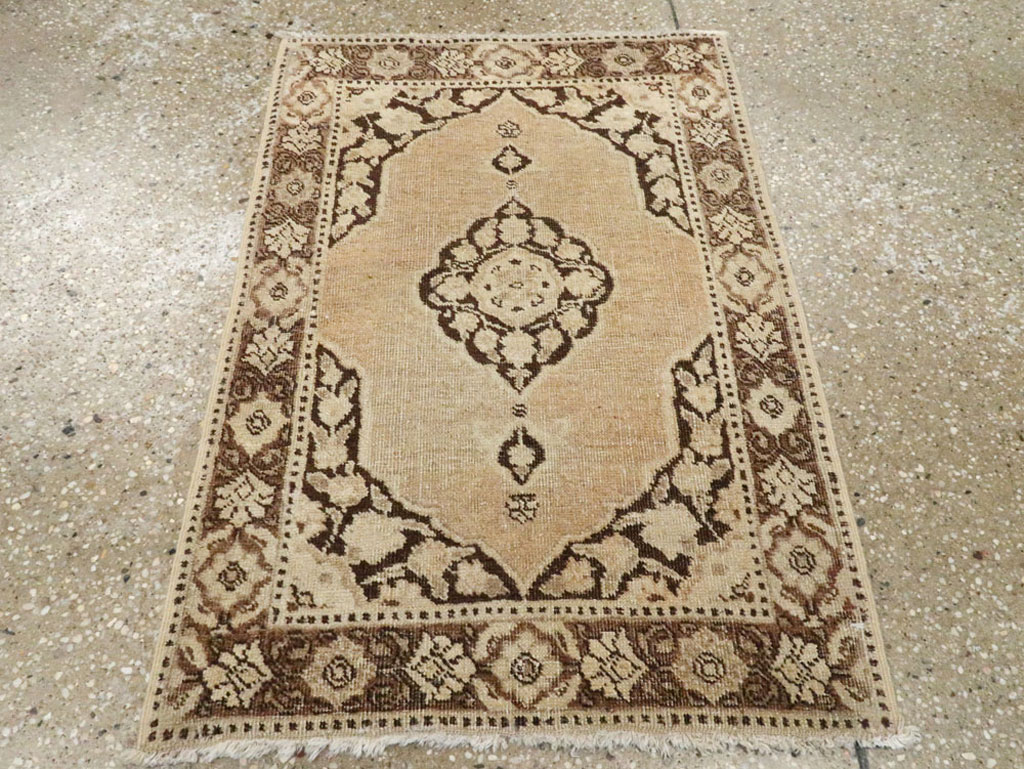 Antique Persian Tabriz Rug, No.17934 - Gsblank