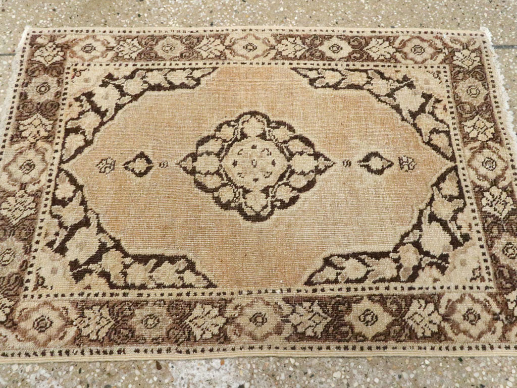 Antique Persian Tabriz Rug, No.17934 - Gsblank