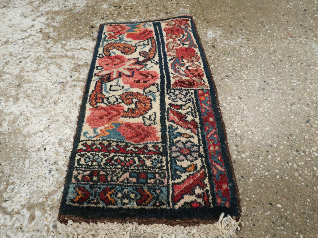 Vintage Persian Bidjar Sampler Rug, No.17936 - Gsblank