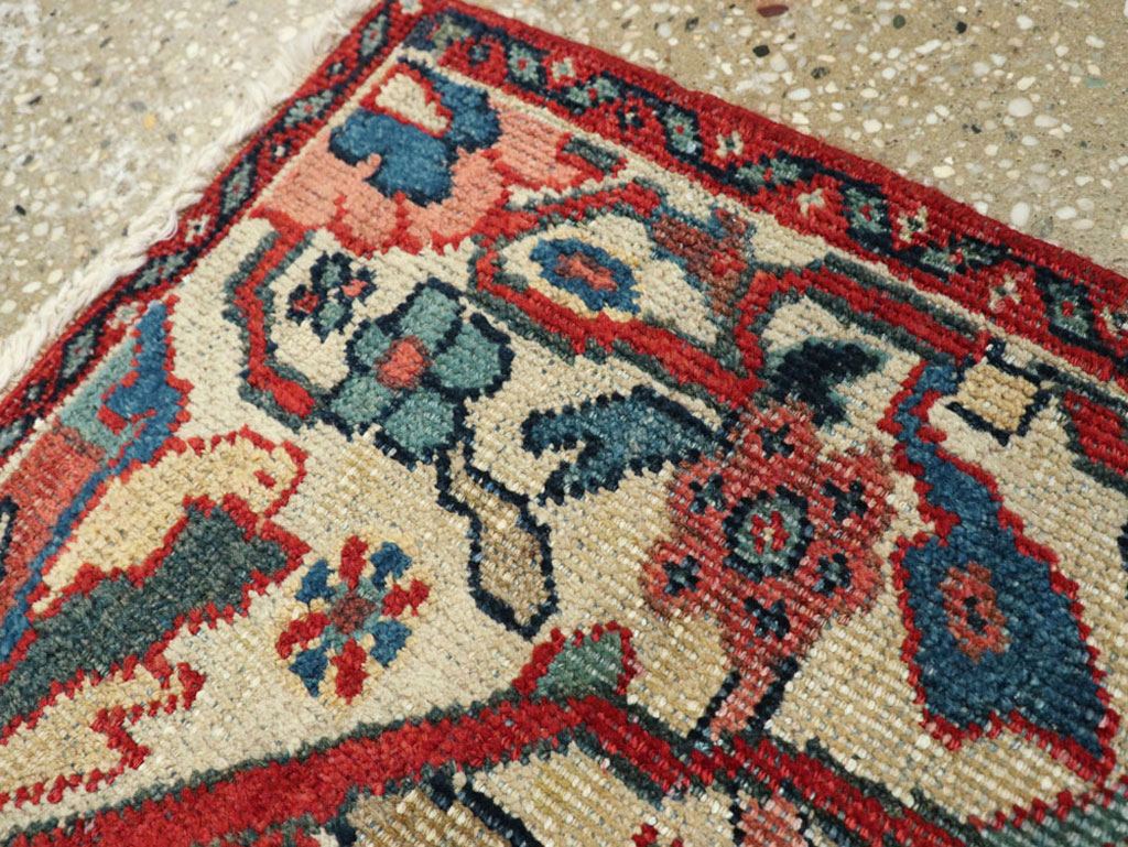 Antique Persian Mahal Rug, No.17947 - Gsblank