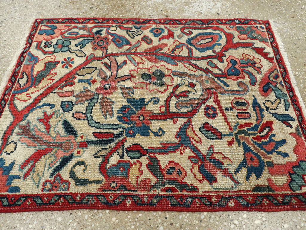 Antique Persian Mahal Rug, No.17947 - Gsblank