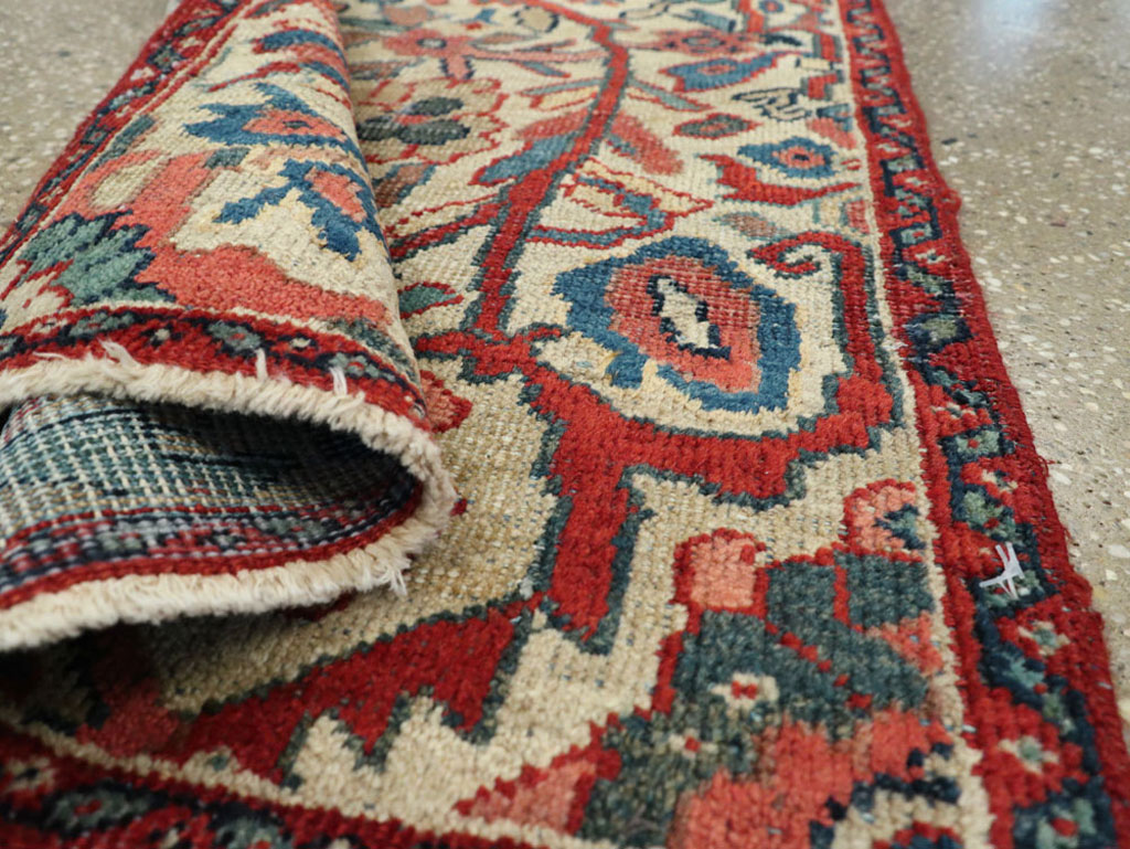 Antique Persian Mahal Rug, No.17947 - Gsblank