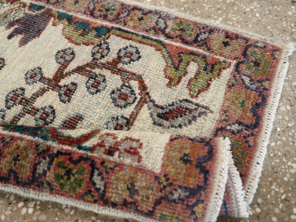 Vintage Persian Mahal Rug, No.17949 - Gsblank