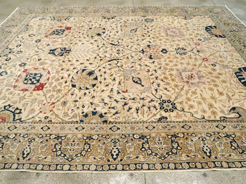 Antique Persian Tabriz Carpet, No.18022 - Gsblank
