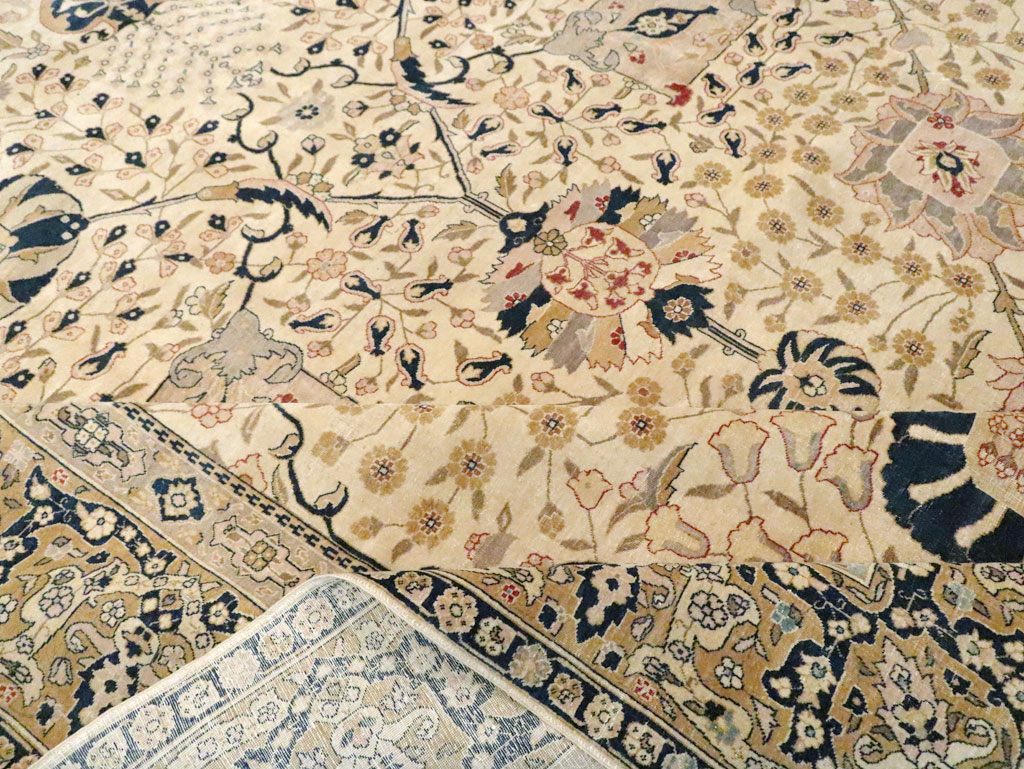 Antique Persian Tabriz Carpet, No.18022 - Gsblank