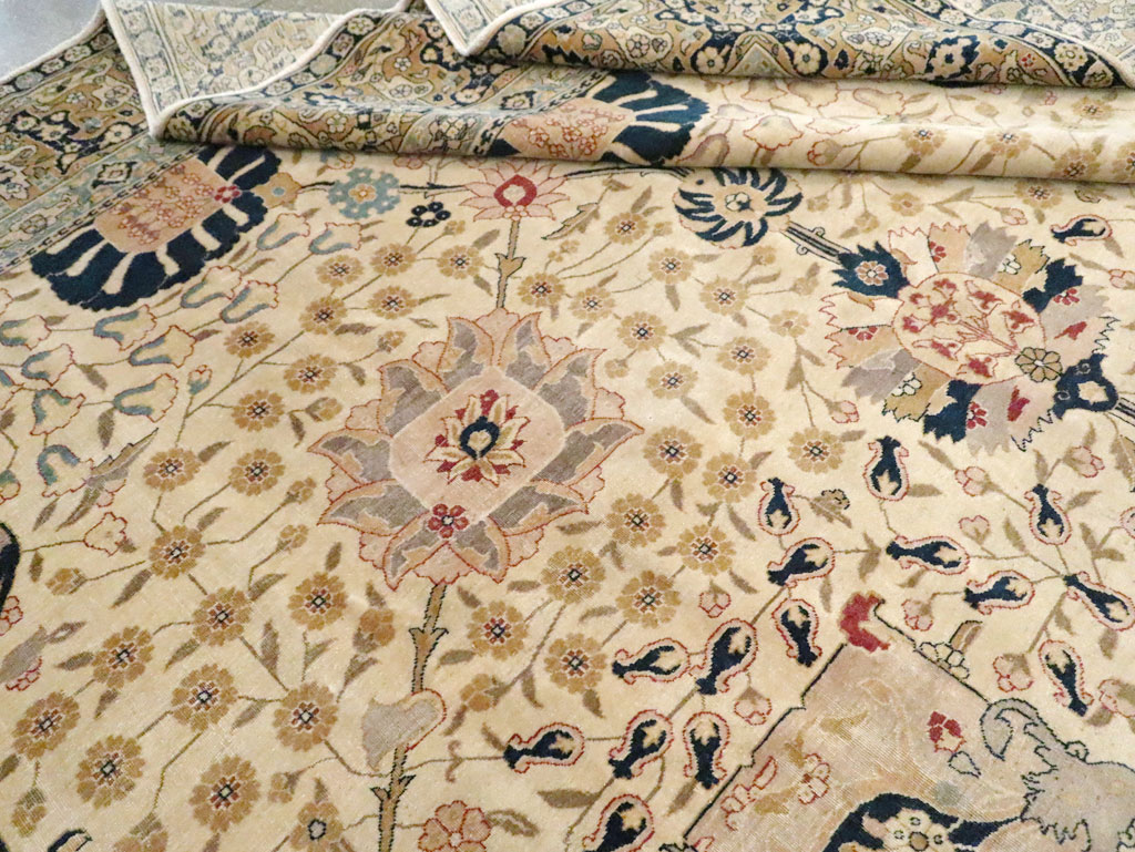 Antique Persian Tabriz Carpet, No.18022 - Gsblank