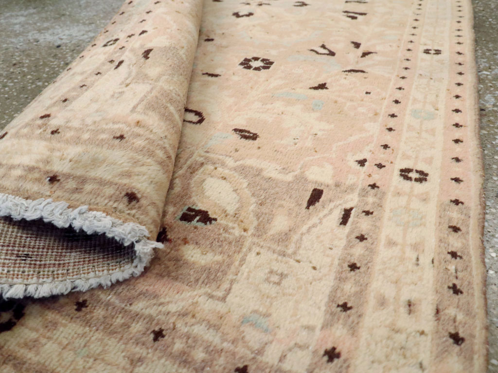 Antique Persian Tabriz Rug, No.18160 - Gsblank