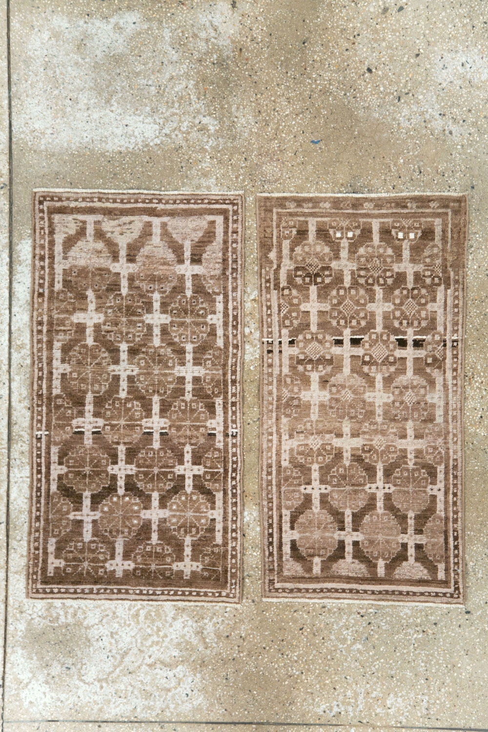 Antique East Turkestan Khotan Rug (Pair: 2 of 2), No.18241 - Gsblank