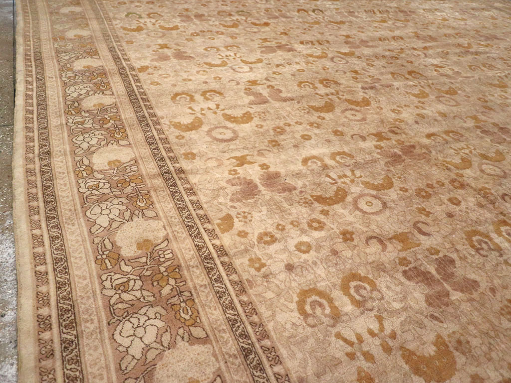 Antique Persian Tabriz Carpet, No.18268 - Gsblank