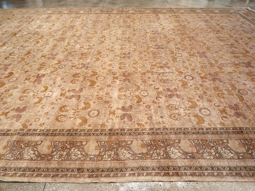 Antique Persian Tabriz Carpet, No.18268 - Gsblank