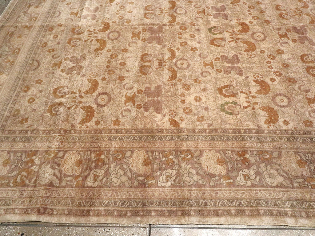 Antique Persian Tabriz Carpet, No.18268 - Gsblank