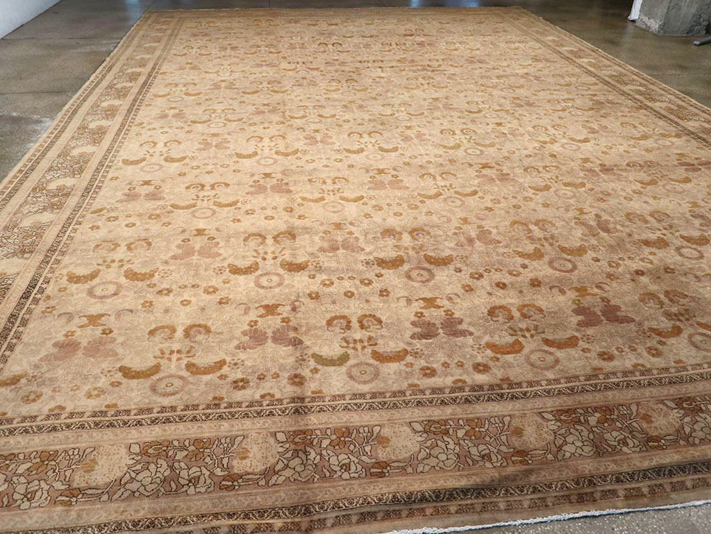 Antique Persian Tabriz Carpet, No.18268 - Gsblank